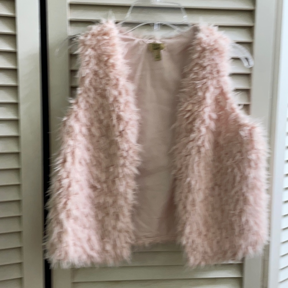 True Craft furry vest, EUC, it’s absolutely precious